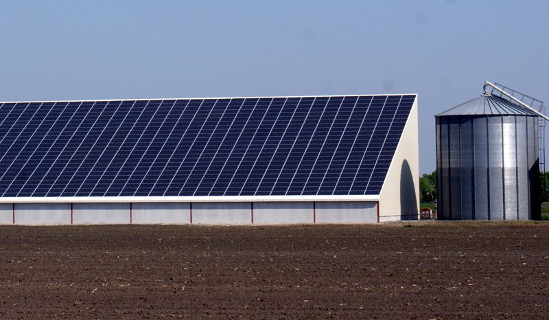 découvrez les prix des bâtiments agricoles équipés de panneaux photovoltaïques pour optimiser votre production et réduire vos coûts énergétiques. obtenez des devis personnalisés et explorez les avantages d'investir dans l'énergie solaire pour votre exploitation agricole.