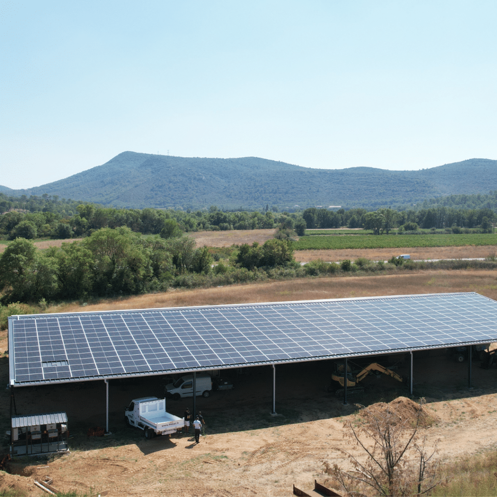 découvrez nos solutions de dimensionnement photovoltaïque adaptées aux hangars. optimisez votre espace tout en réduisant vos coûts énergétiques grâce à une installation solaire sur mesure, conçue pour maximiser l'efficacité et le rendement de votre toiture.