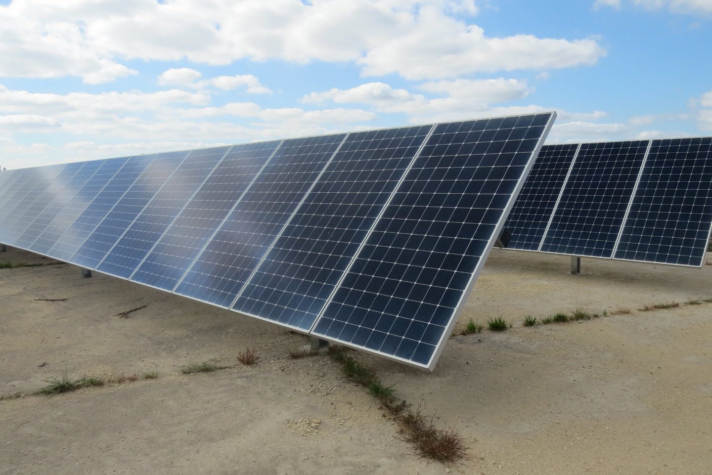 découvrez les différentes options de financement pour vos panneaux solaires et réduisez vos factures d'énergie tout en investissant dans un avenir durable. profitez des subventions, crédits d'impôt et solutions de financement sur mesure.