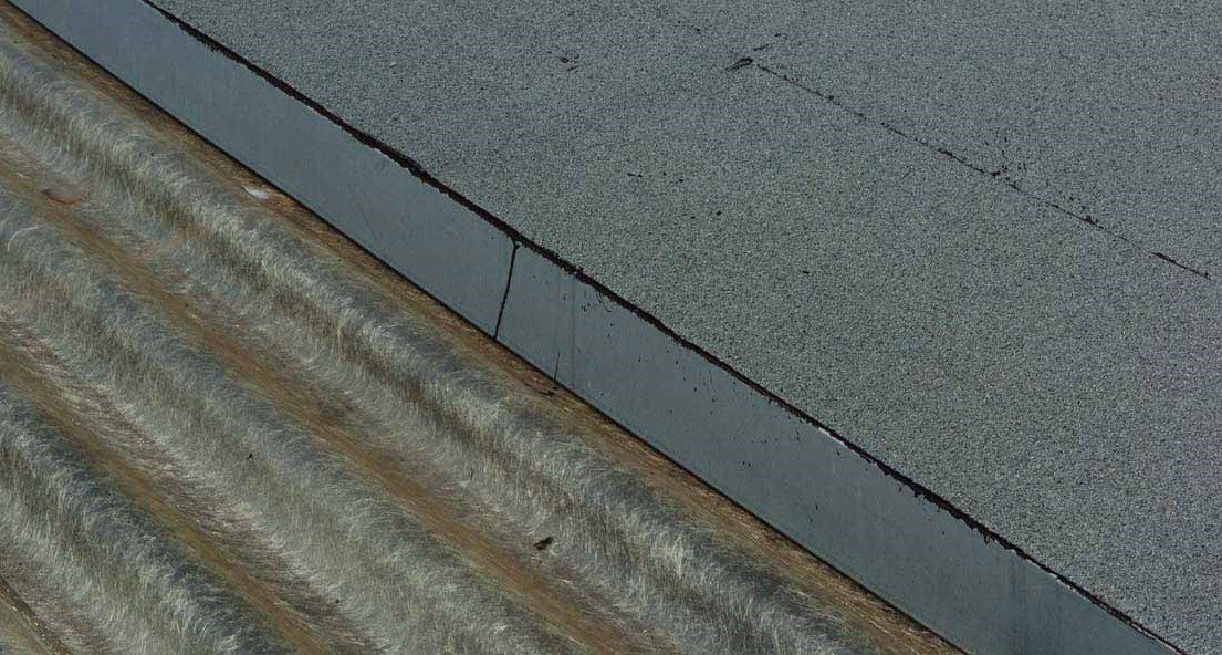 découvrez tout ce qu'il faut savoir sur la toiture amiante, ses caractéristiques, les risques associés et les solutions d'évacuation. protégez votre foyer en vous informant sur la gestion de ce matériau dangereux.