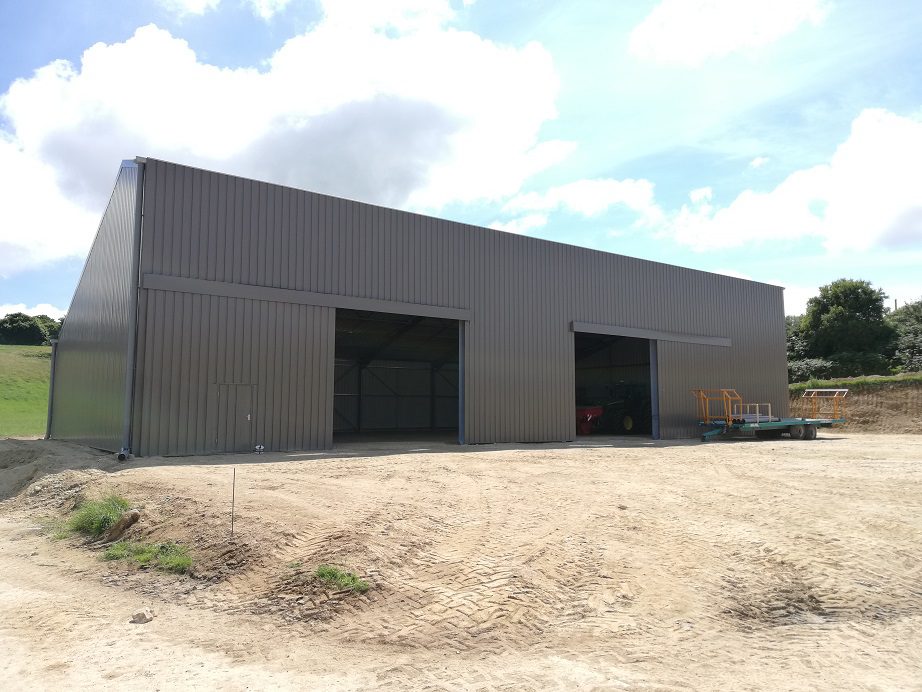 découvrez comment les hangars agricoles photovoltaïques contribuent à la résilience climatique en offrant une alternative durable pour la production d'énergie, tout en protégeant les exploitations agricoles des aléas climatiques. explorez les avantages écologiques et économiques de cette solution innovante.