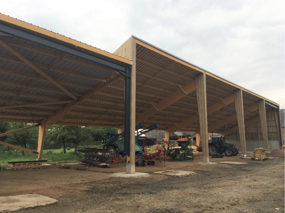 découvrez nos services de construction de bâtiments agricoles intégrant des solutions photovoltaïques. optimisez votre production et réduisez vos coûts énergétiques grâce à des infrastructures durables et innovantes conçues pour répondre aux besoins spécifiques de votre exploitation agricole.