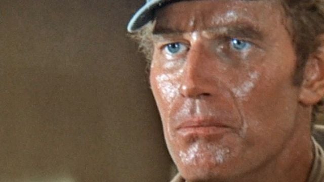 découvrez les visions dystopiques captivantes de 'soleil vert', un film emblématique qui dépeint un avenir inquiétant, où la surpopulation et la pénurie de ressources bouleversent la société. plongez dans une réflexion profonde sur les conséquences de nos choix actuels.