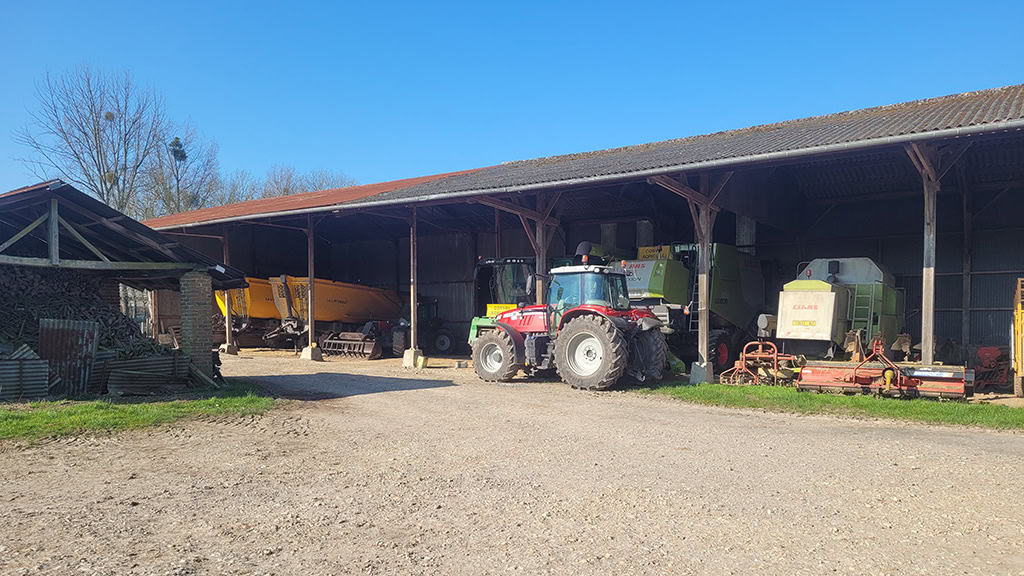 découvrez notre comparatif détaillé des hangars agricoles pour vous aider à choisir la solution idéale qui répondra à vos besoins en matière de stockage et de protection de vos équipements. analyse des différents types, coûts et avantages.