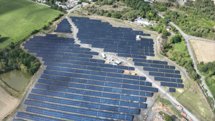 découvrez comment financer votre projet solaire avec des solutions adaptées à vos besoins. profitez d'options d'aide et de subventions pour transformer votre vision d'énergie renouvelable en réalité tout en réduisant vos factures d'électricité.