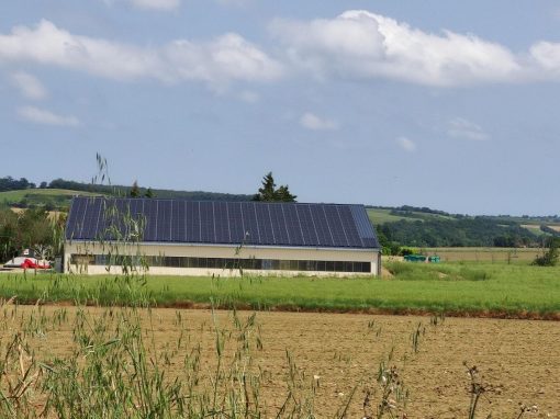 découvrez nos solutions photovoltaïques spécialement conçues pour les agriculteurs en gironde. optimisez votre production énergétique tout en réduisant vos factures et en contribuant à un avenir plus durable.