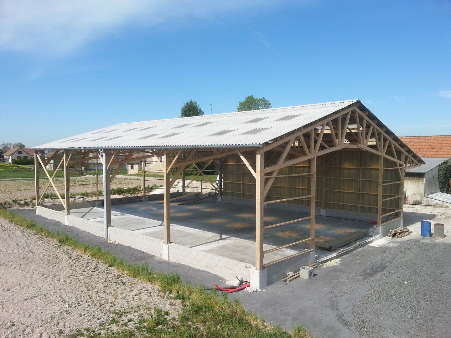 découvrez nos hangars agricoles durables, conçus pour allier performance et respect de l'environnement. idéaux pour stocker vos équipements et récoltes, ils offrent une solution fiable et économique pour les agriculteurs soucieux de leur impact écologique.