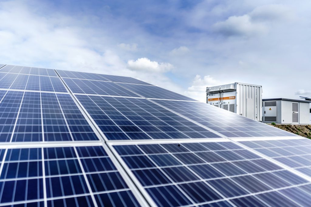 découvrez le roi hangar photovoltaïque, une solution innovante pour la production d'énergie solaire. optimisez l'espace de votre hangar tout en réduisant vos factures d'électricité et en contribuant à un avenir durable.