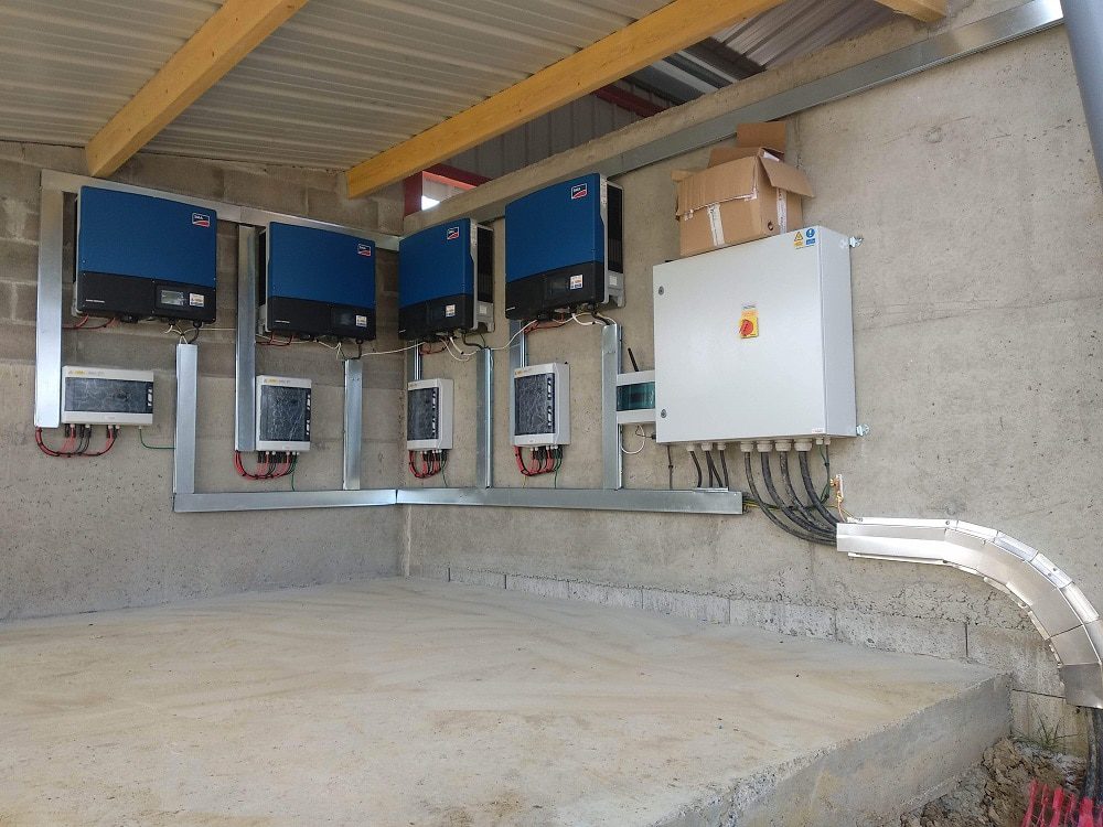 découvrez notre hangar photovoltaïque de 100 kwc, une solution énergétique durable et rentable pour vos projets agricoles ou industriels. profitez d'une production d'électricité écologique tout en réduisant vos coûts d'énergie.