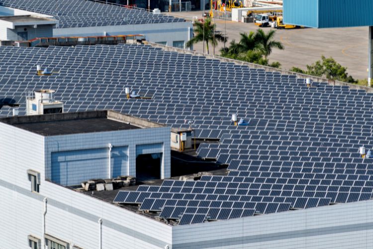 découvrez les avantages des toitures photovoltaïques pour les industries : réduction des coûts énergétiques, valorisation des espaces, contributions à la transition écologique et performances durables. optimisez votre production tout en respectant l'environnement.