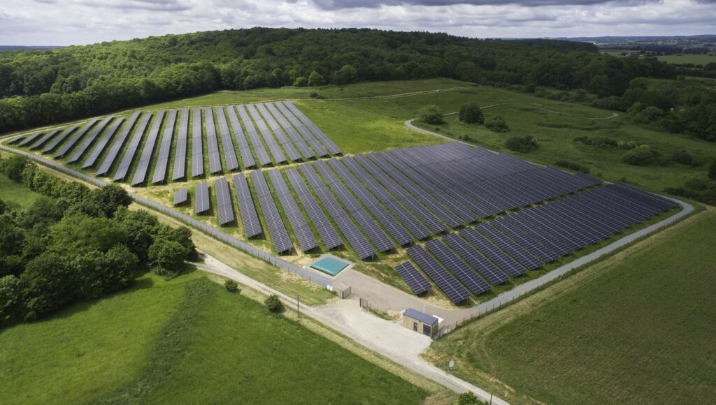 découvrez nos fermes d'énergie verte, une solution durable et écologique pour produire de l'énergie renouvelable. explorez comment elles contribuent à un avenir plus vert grâce à l'agriculture durable, l'éolien, le solaire et d'autres ressources naturelles.