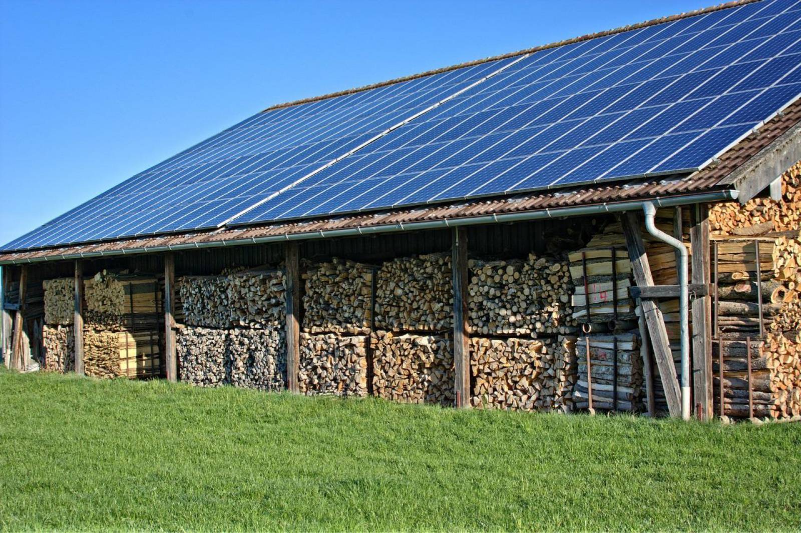 découvrez nos hangars solaires agricoles, conçus pour optimiser vos espaces de stockage tout en produisant une énergie renouvelable. idéaux pour les exploitations agricoles, nos solutions allient performance, durabilité et respect de l'environnement.