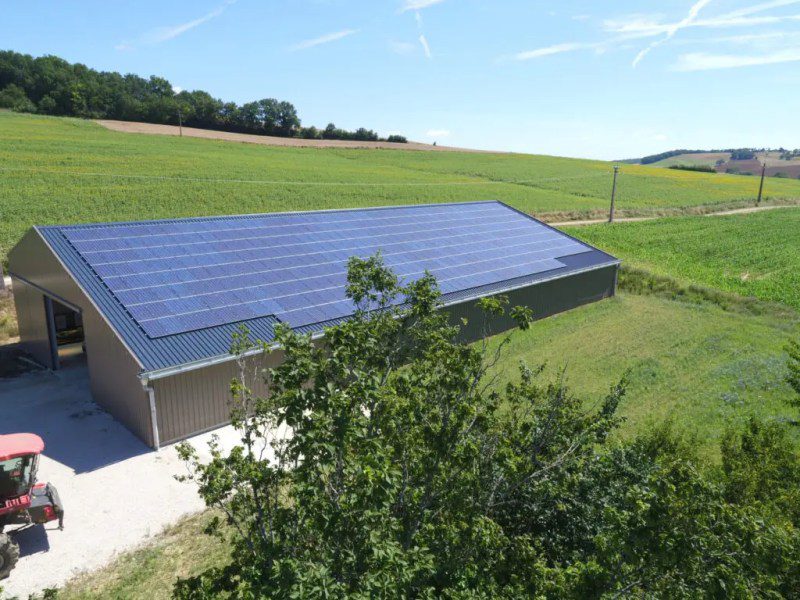 découvrez comment les panneaux photovoltaïques agricoles transforment les exploitations en sources d'énergie durable. optimisez vos revenus, réduisez vos coûts d'énergie et contribuez à la protection de l'environnement avec des solutions solaires adaptées à vos besoins agricoles.