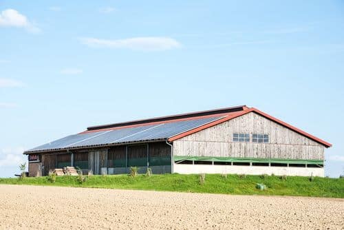découvrez comment les panneaux solaires peuvent transformer votre hangar agricole en source d'énergie renouvelable. optimisez vos ressources tout en réduisant votre empreinte carbone grâce à une installation photovoltaïque adaptée à vos besoins.