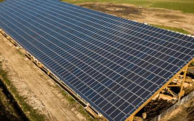 découvrez notre hangar photovoltaïque de 300 kwc, conçu spécifiquement pour le secteur agricole. optimisez votre production d'énergie tout en réduisant vos coûts et en adoptant une démarche éco-responsable. profitez d'une solution innovante alliant performance et durabilité.