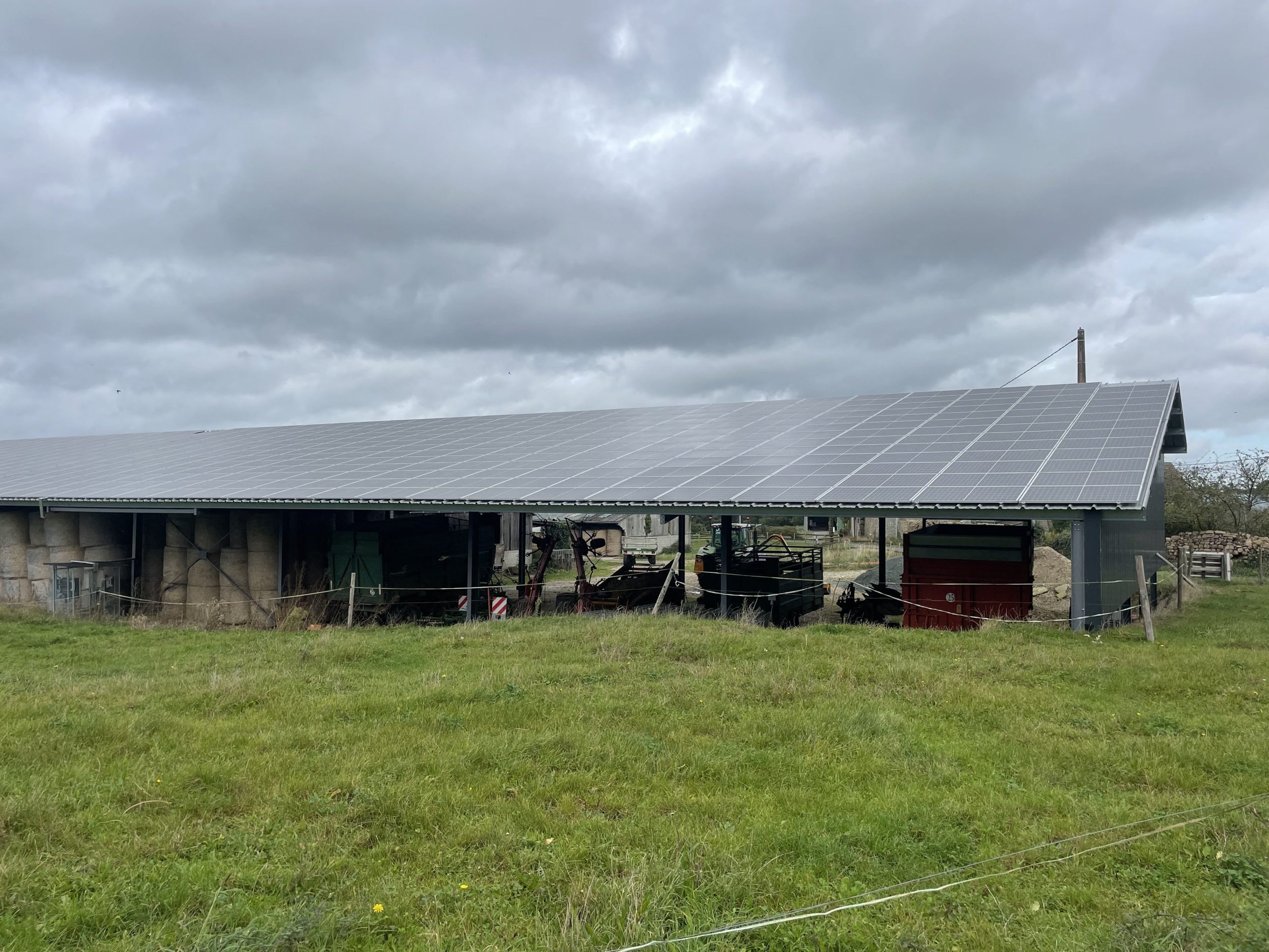 découvrez les erreurs courantes à éviter lors de la construction d'un hangar photovoltaïque. optimisez votre projet solaire et assurez son succès grâce à nos conseils experts.