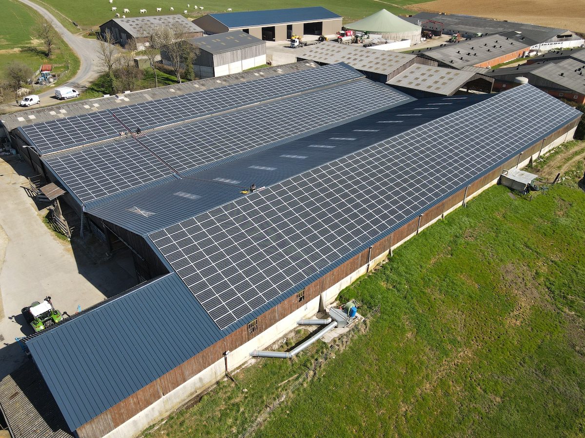 découvrez comment les panneaux photovoltaïques sur hangars peuvent transformer votre espace de stockage en une source d'énergie renouvelable. optimisez votre consommation d'énergie, réduisez vos coûts et contribuez à la protection de l'environnement grâce à une installation solaire efficace et durable.