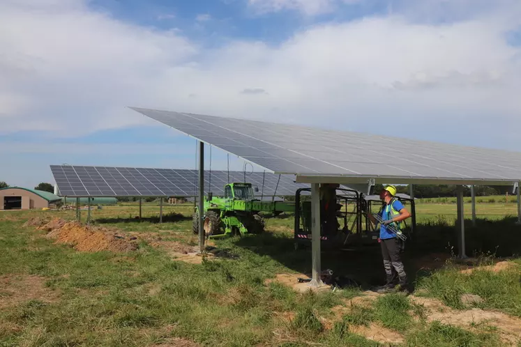 découvrez comment les panneaux photovoltaïques peuvent transformer votre activité d'élevage en offrant une solution énergétique durable et économique. optimisez vos coûts d'exploitation tout en contribuant à la transition écologique grâce à des installations adaptées à vos besoins agricoles.