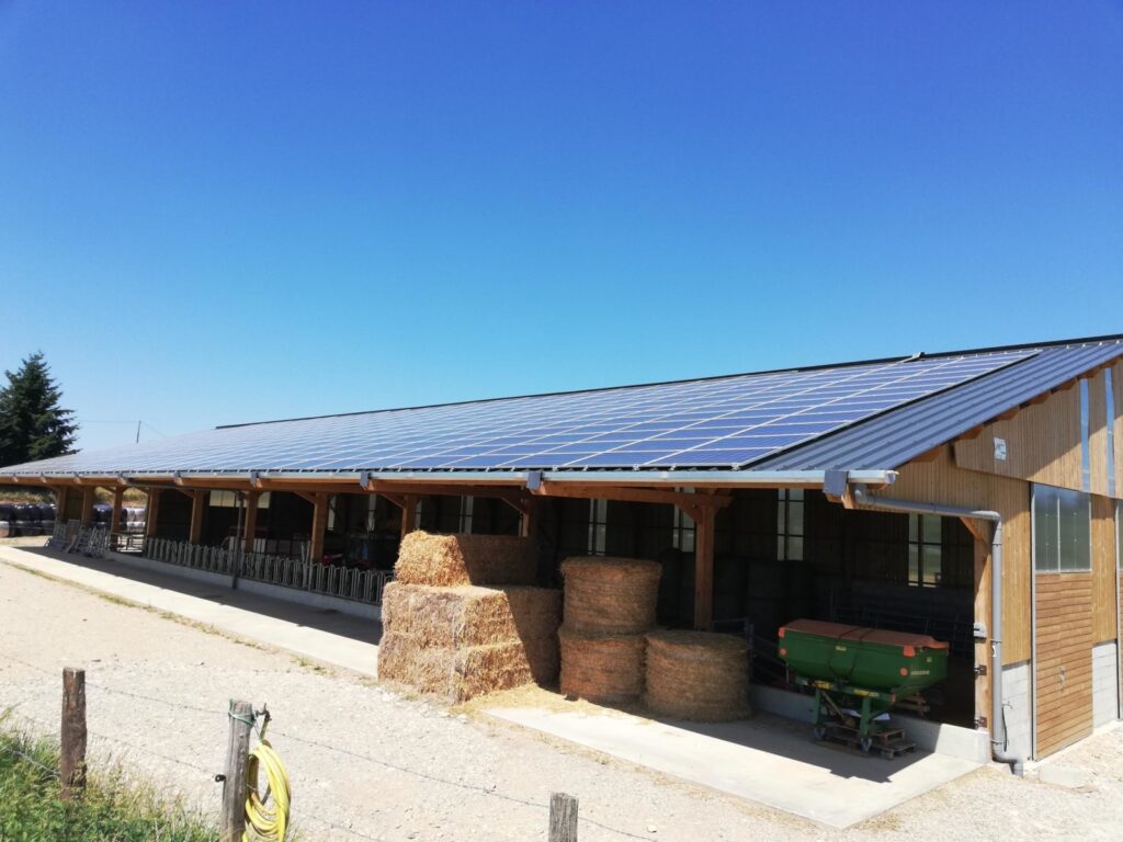 découvrez notre hangar dédié aux solutions d'énergie verte, un espace innovant où se conjuguent durabilité et technologie. explorez nos projets écologiques et participez à la transition énergétique de demain.