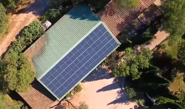 découvrez notre hangar dédié aux énergies renouvelables, un espace innovant pour stocker, gérer et promouvoir des solutions écologiques. engagez-vous dans la transition énergétique et explorez les dernières technologies vertes disponibles.