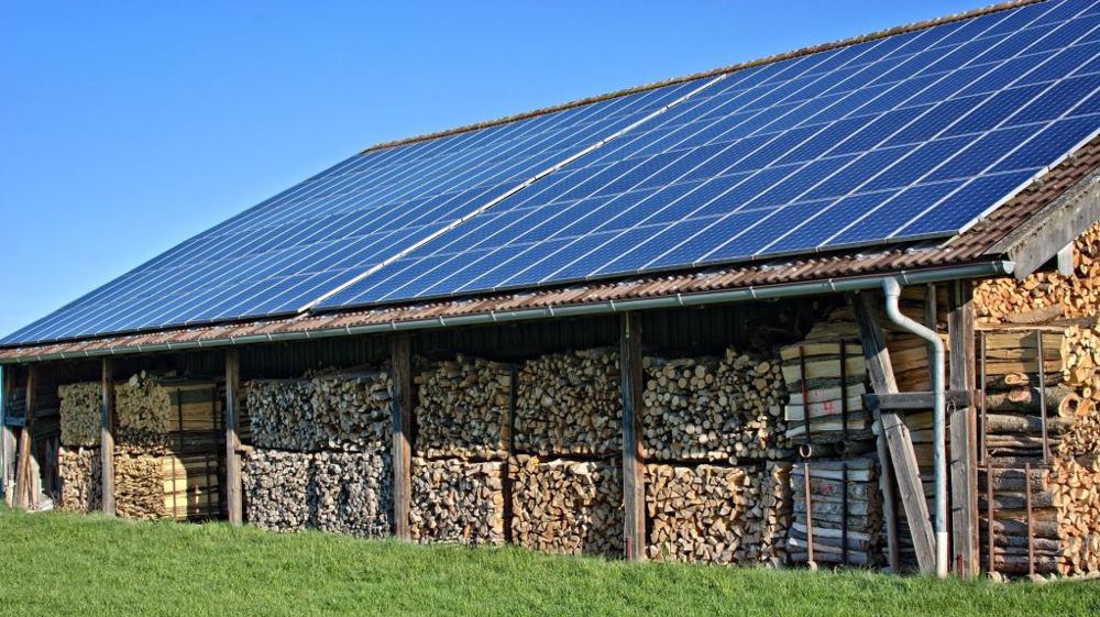 découvrez comment optimiser la rentabilité de vos installations photovoltaïques agricoles. explorez les avantages économiques, les aides disponibles et les stratégies pour maximiser votre retour sur investissement tout en contribuant à une agriculture durable.