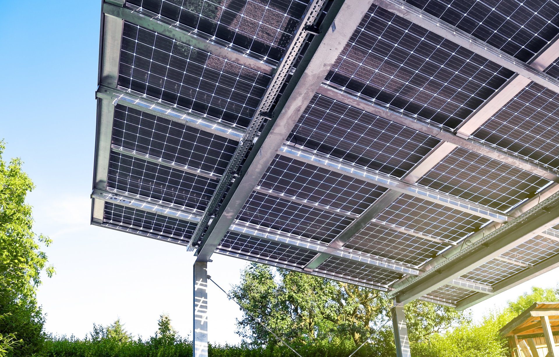 découvrez notre abri solaire, une solution écologique et design pour profiter de votre espace extérieur tout en vous protégeant des rayons du soleil. idéal pour les terrasses, jardins et piscines.