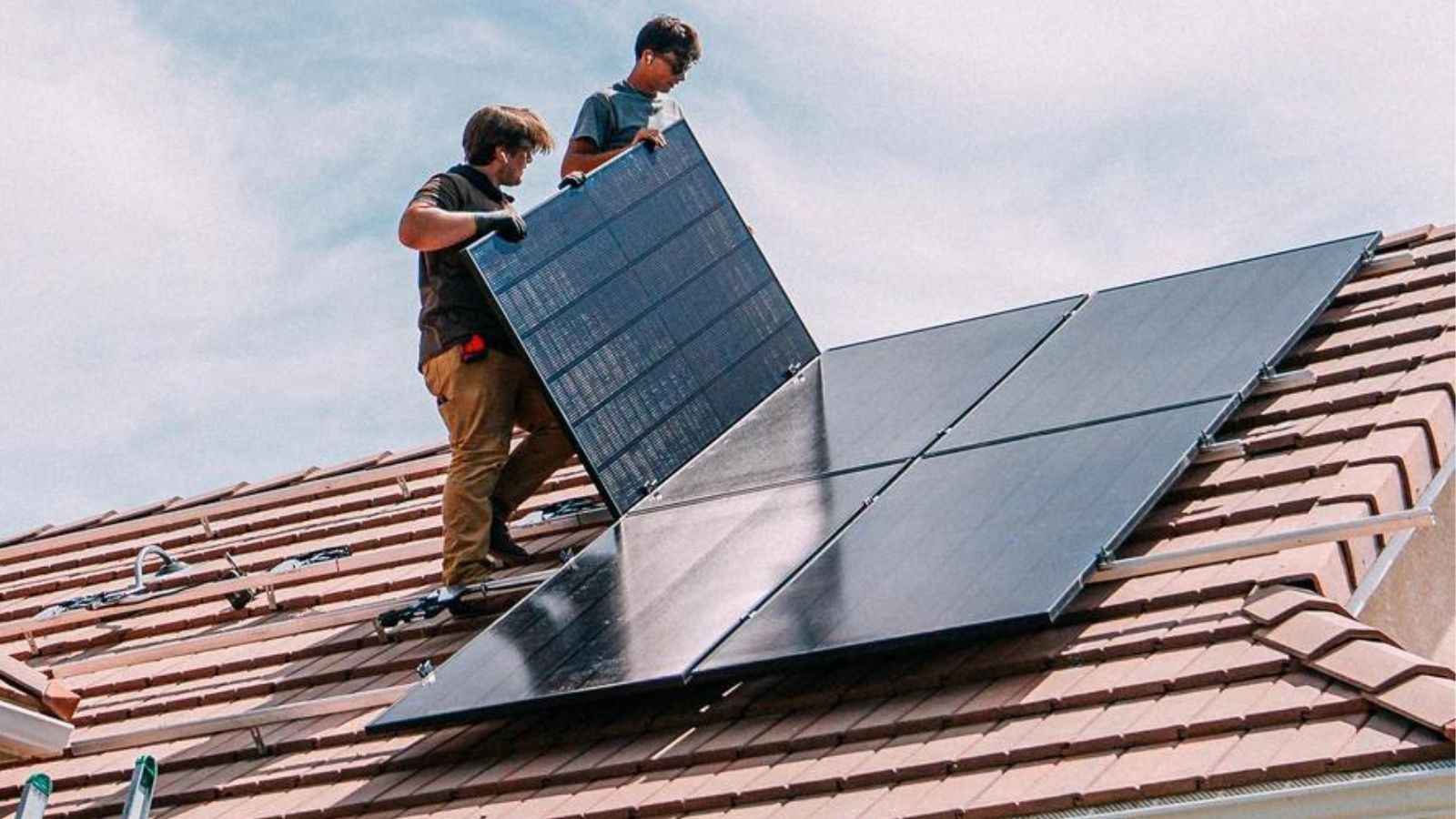 découvrez les aides de l'état pour l'installation de panneaux photovoltaïques en 2025. profitez des subventions, crédits d'impôt et aides financières pour réduire votre facture d'énergie et participer à la transition écologique.