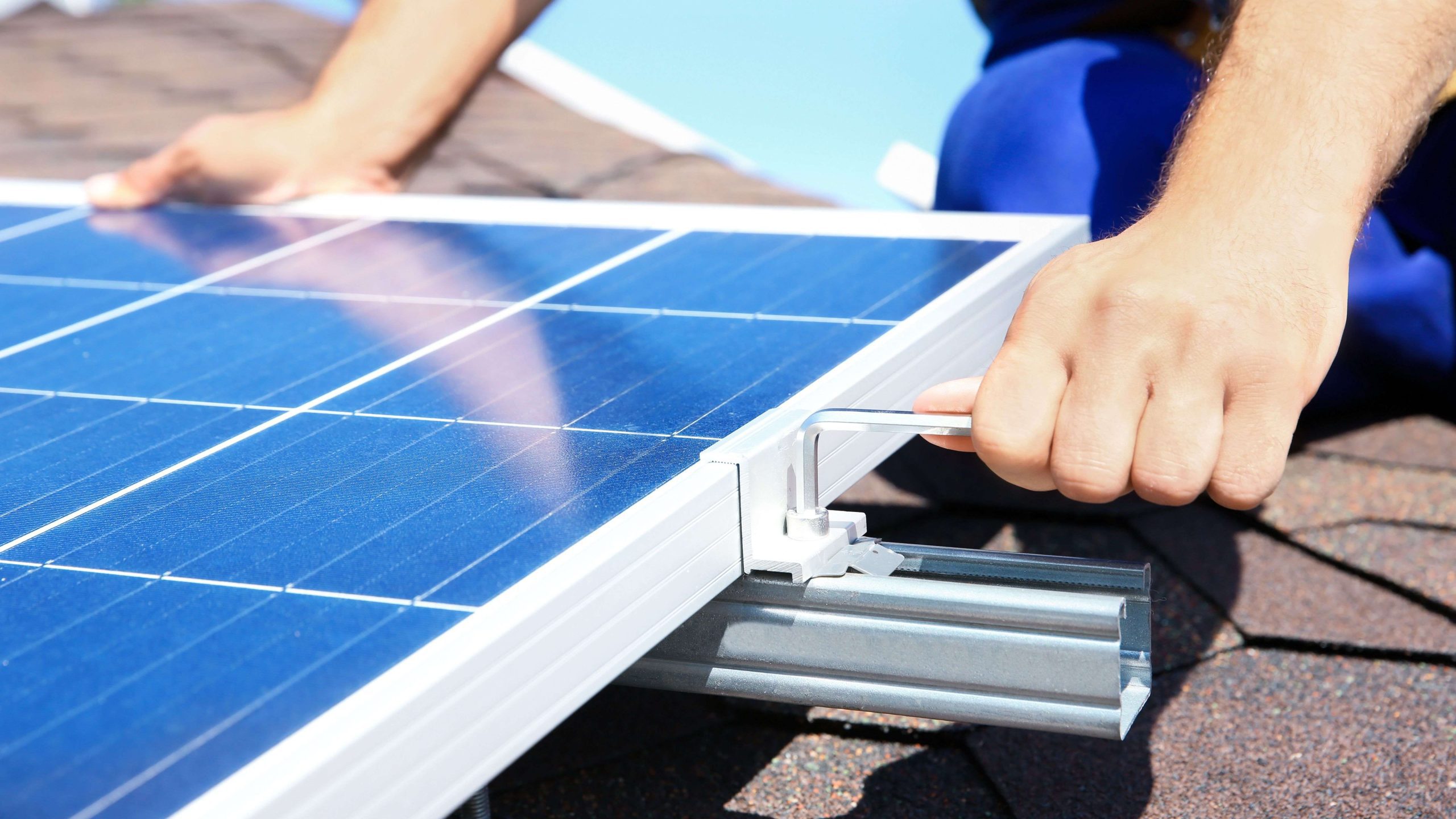 découvrez comment bénéficier d'une aide pour l'installation de panneaux solaires. optimisez votre investissement grâce aux subventions, crédits d'impôt et conseils pratiques pour un projet écologique et économique.