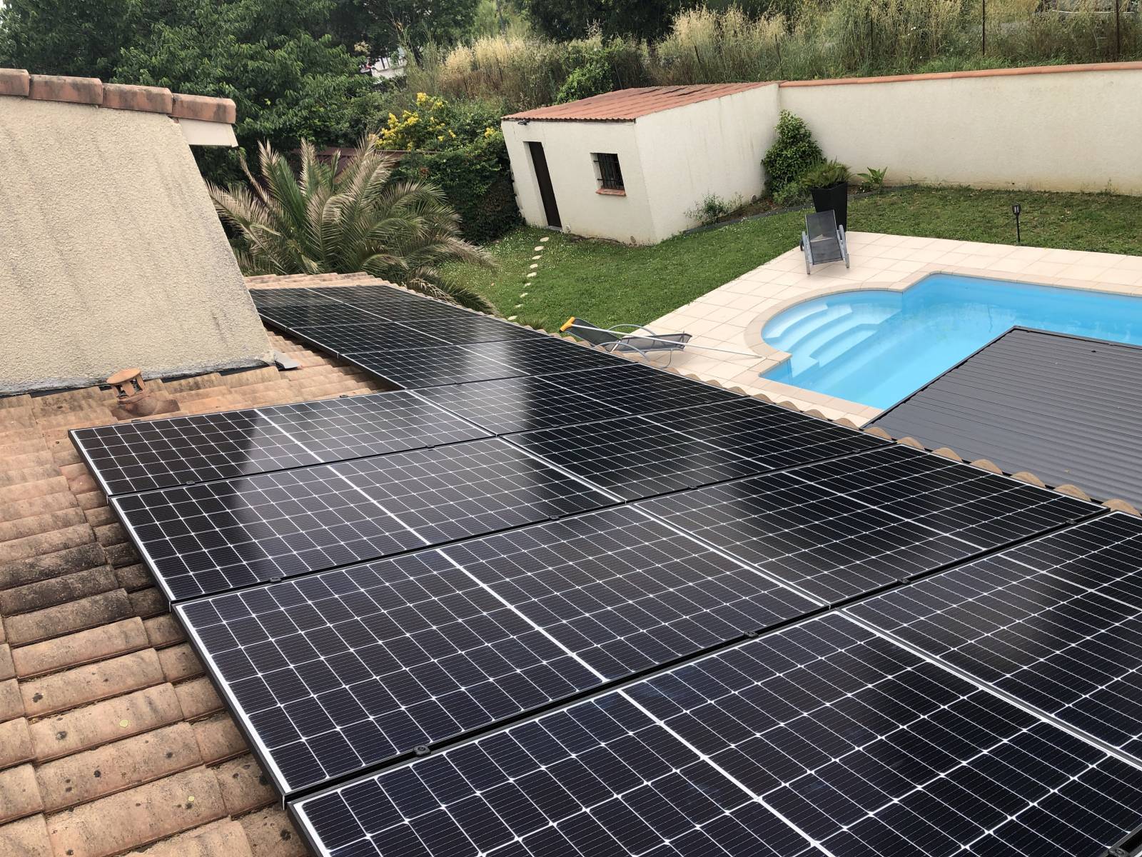 découvrez les différentes aides et subventions disponibles pour l'installation de panneaux photovoltaïques. optimisez votre investissement écologique grâce à des solutions financières attractives et des conseils pratiques pour profiter pleinement de l'énergie solaire.