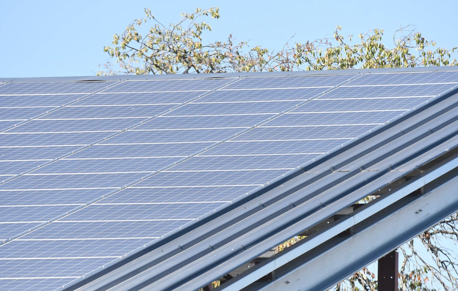 découvrez notre service d'audit énergétique pour les hangars agricoles, spécialisé dans l'intégration de solutions photovoltaïques. optimisez votre consommation d'énergie et réduisez vos coûts grâce à une évaluation personnalisée de votre installation.