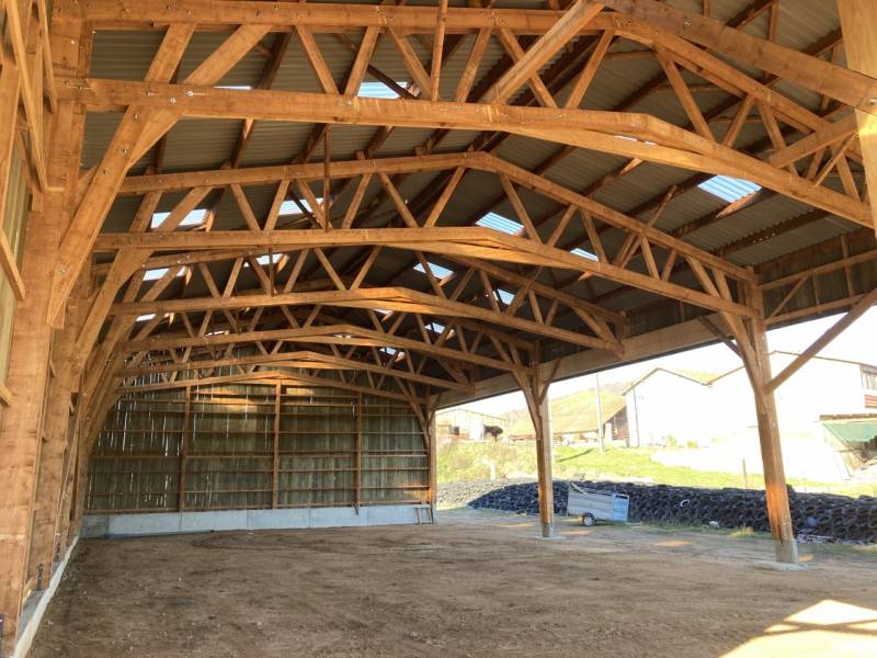 découvrez tout ce qu'il faut savoir sur l'obtention d'une autorisation pour un hangar agricole. guide complet sur les démarches administratives, les réglementations en vigueur et les conseils pratiques pour faciliter votre projet de construction.