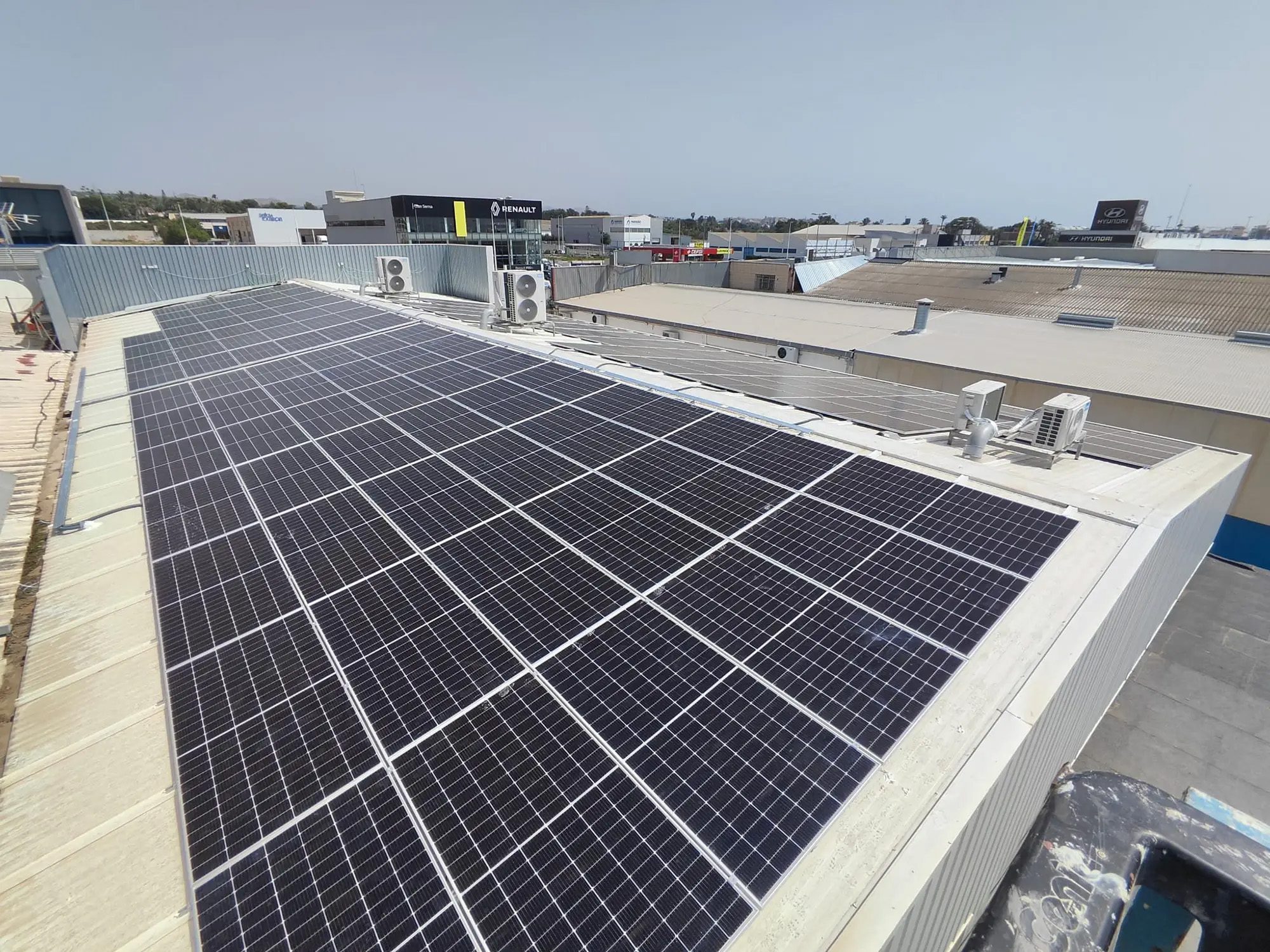 découvrez les principaux avantages des panneaux solaires industriels : réduction des coûts énergétiques, durabilité écologique, valeur ajoutée à votre entreprise et indépendance énergétique. investissez dans une solution durable et rentable pour un avenir plus vert.