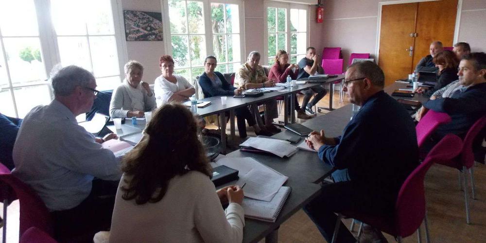 découvrez notre avis sur fonroche, une entreprise innovante spécialisée dans l'éclairage public solaire. analysez les avantages et les inconvénients de leurs solutions, ainsi que les témoignages de clients pour faire le bon choix en matière d'éclairage durable.