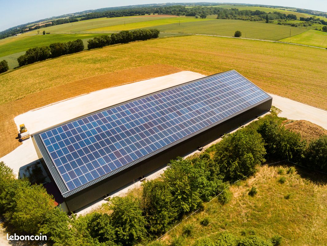 découvrez notre analyse des avis sur les hangars photovoltaïques. quels sont les avantages et inconvénients de cette solution durable ? lisez notre guide pour prendre une décision éclairée sur l'installation de panneaux solaires sur vos bâtiments agricoles ou industriels.