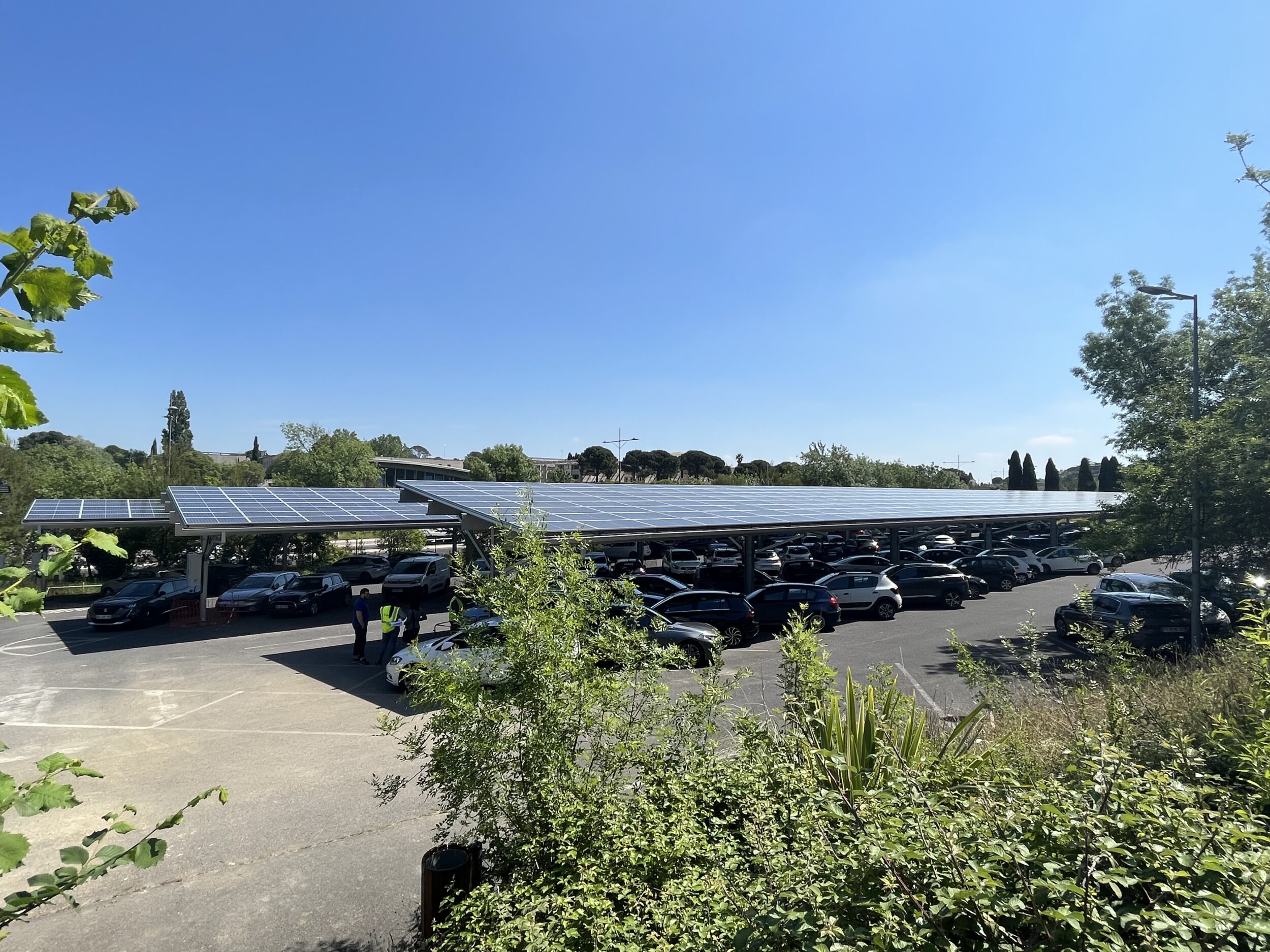 découvrez comment les bâtiments agricoles équipés de panneaux photovoltaïques edf optimisent la production d'énergie durable tout en soutenant une agriculture éco-responsable. profitez d'une solution innovante pour réduire vos frais énergétiques et contribuer à la transition énergétique.