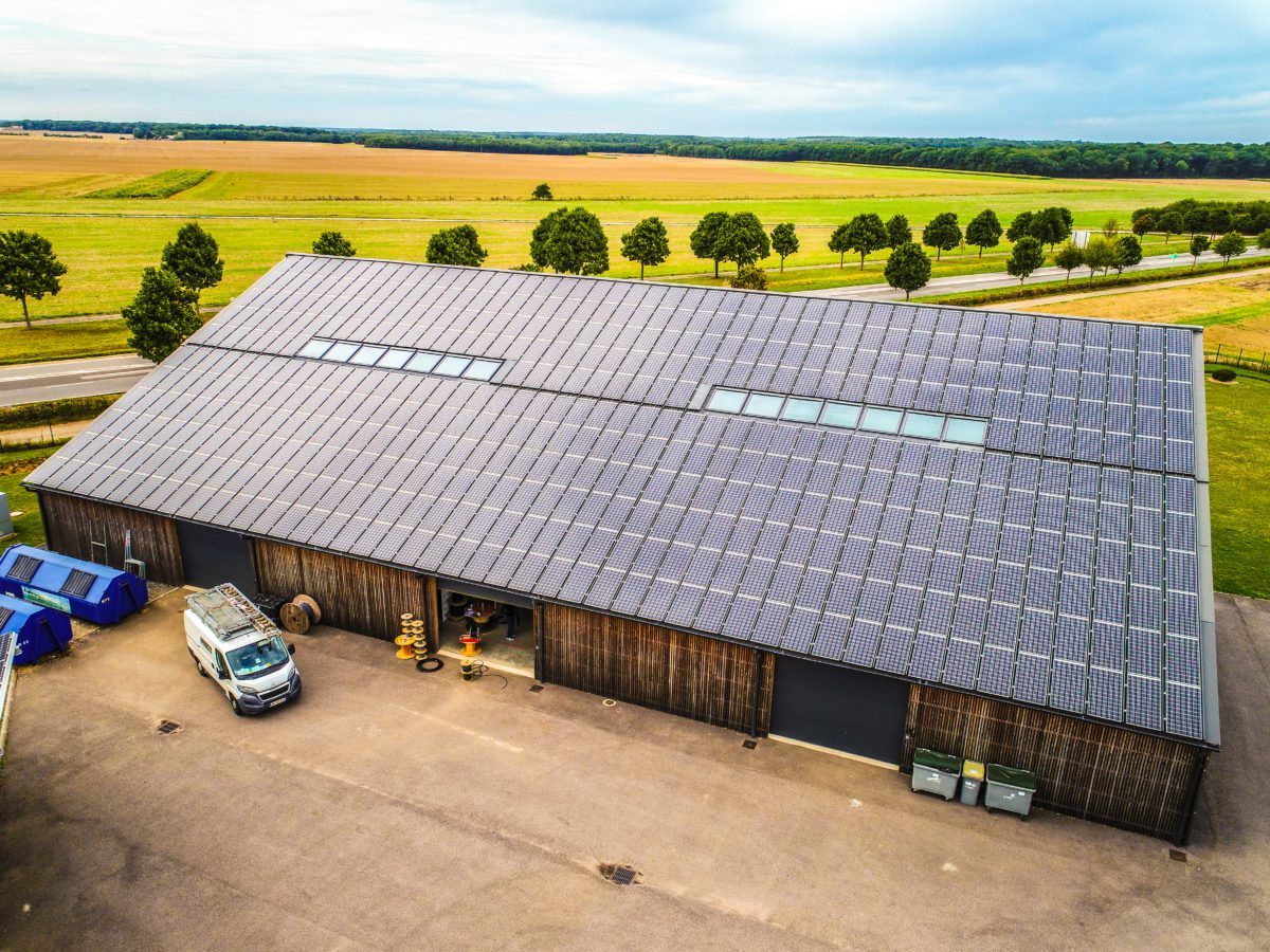 découvrez comment maîtriser l'énergie solaire pour vos bâtiments agricoles grâce à des solutions gratuites et innovantes. profitez d'un environnement durable tout en réduisant vos coûts énergétiques.