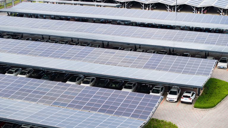 découvrez comment les bâtiments photovoltaïques contribuent à une économie durable en optimisant l'utilisation de l'énergie solaire, réduisant les coûts d'électricité et minimisant l'empreinte carbone. engagez-vous pour un avenir écologique!