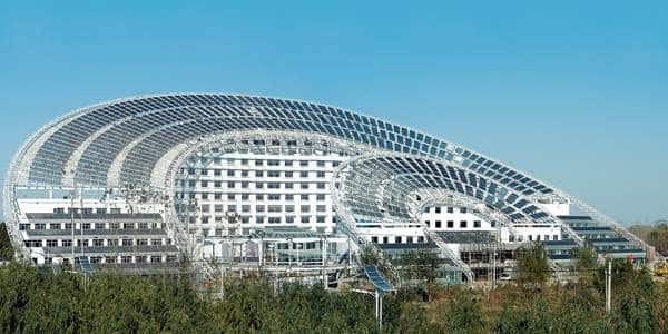 découvrez comment un bâtiment solaire durable allie efficacité énergétique et respect de l'environnement. explorez les technologies innovantes pour réduire votre empreinte carbone et profiter d'une autonomie énergétique grâce à l'énergie solaire.