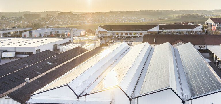découvrez comment un bâtiment solaire durable peut transformer votre approche de l'énergie. explorez des solutions innovantes pour construire des structures écologiques, réduire votre empreinte carbone et profiter de l'énergie renouvelable tout en préservant l'environnement. optez pour un avenir plus vert avec des bâtiments alliant esthétique et durabilité.