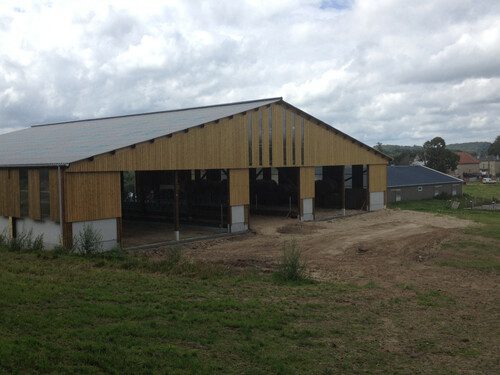 découvrez les solutions innovantes pour les bâtiments agricoles photovoltaïques dans le cantal. optimisez votre production énergétique tout en préservant l'environnement grâce à des installations adaptées aux besoins des agriculteurs.
