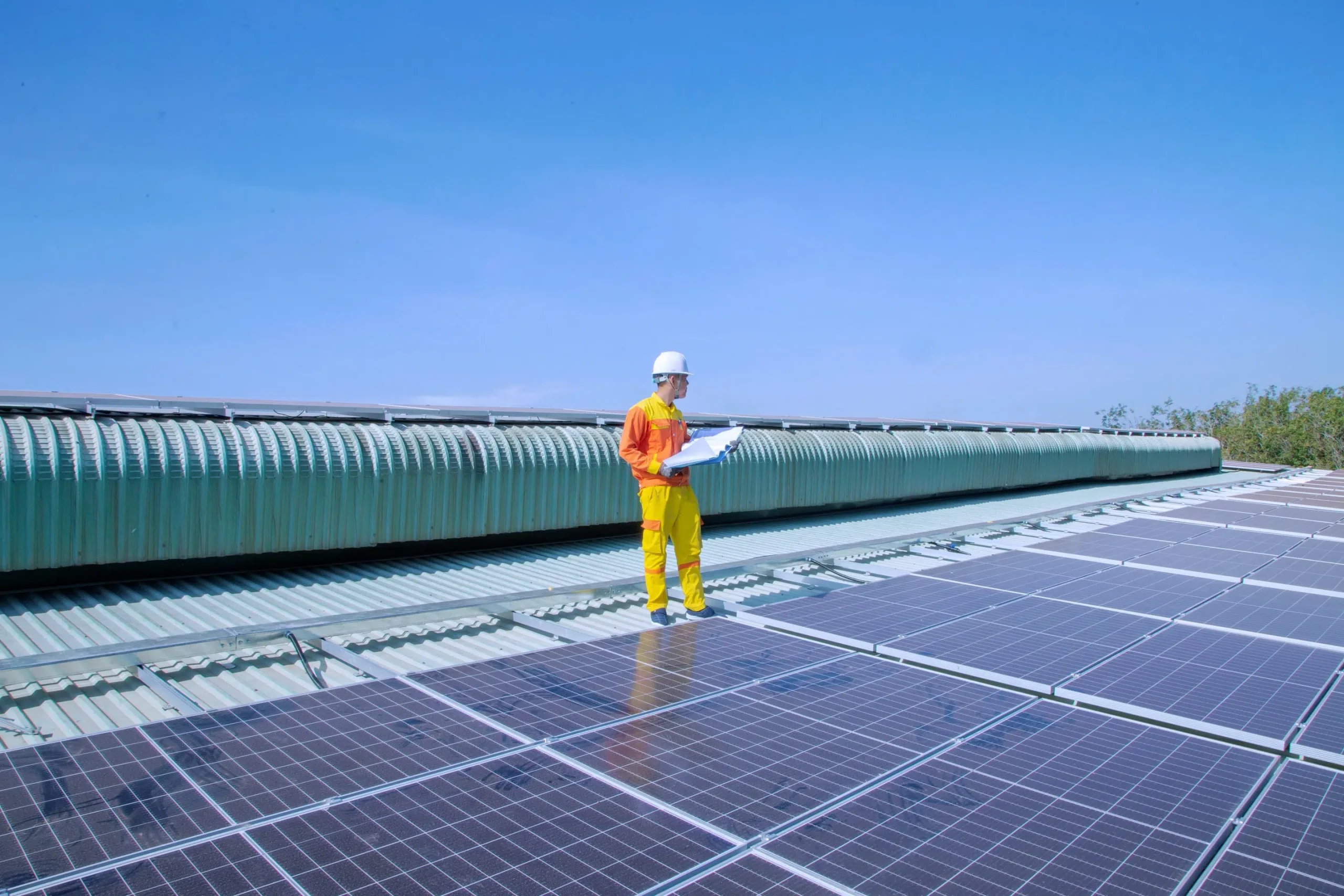 découvrez comment les bâtiments photovoltaïques durables transforment l'architecture moderne en alliant efficacité énergétique et respect de l'environnement. explorez les avantages des constructions intégrant des panneaux solaires, pour un avenir plus vert et responsable.