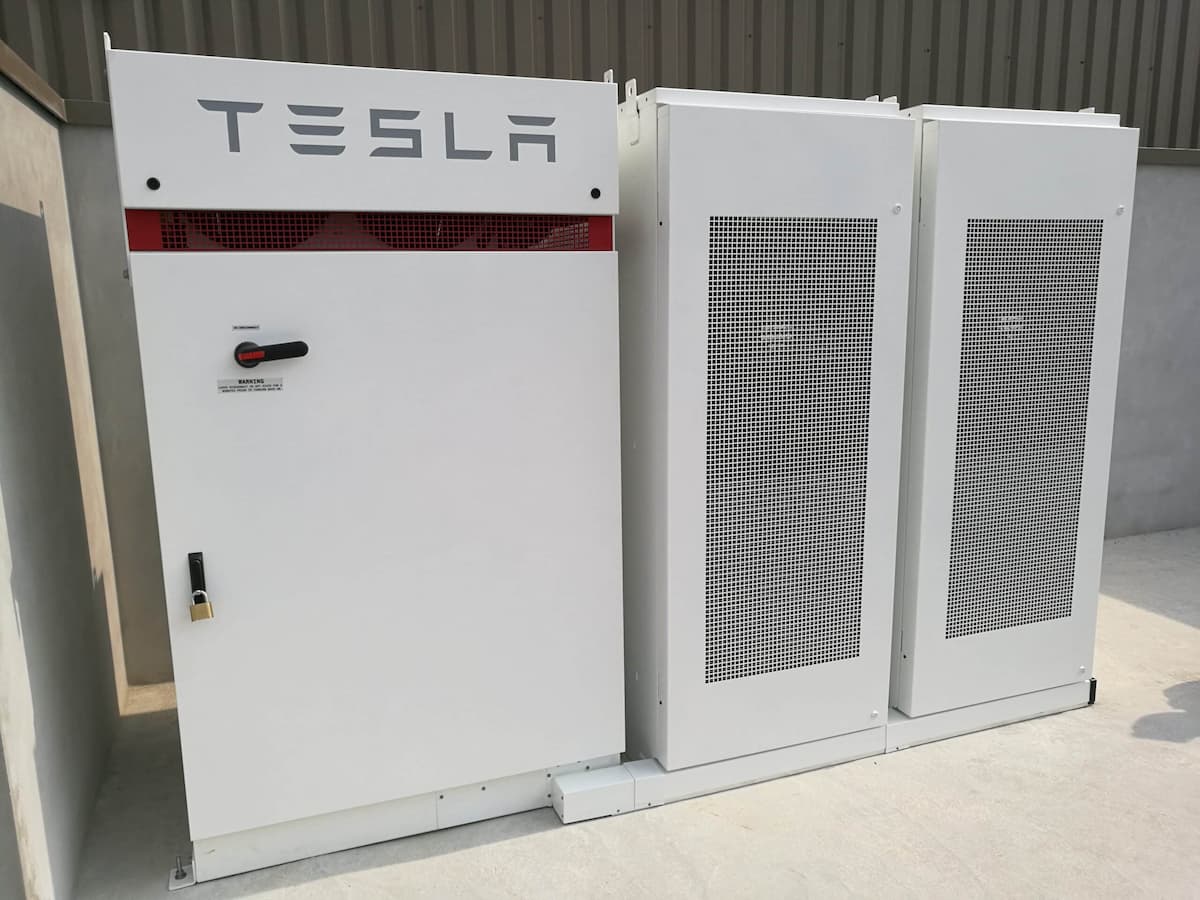 découvrez comment les batteries de stockage optimisent l'utilisation de l'énergie solaire dans les hangars photovoltaïques. améliorez votre efficacité énergétique et réduisez vos coûts d'exploitation grâce à des solutions de stockage innovantes.