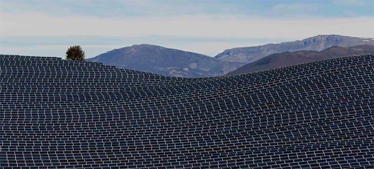 découvrez tout sur les centrales solaires : fonctionnement, avantages écologiques, impact économique et innovations technologiques pour un avenir énergétique durable.