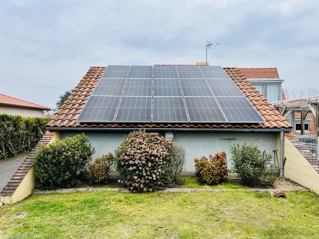 découvrez nos solutions de climatisation spécialement conçues pour les hangars agricoles, intégrant des panneaux solaires pour une efficacité énergétique optimale. assurez le confort de vos animaux et la préservation de vos équipements tout en réduisant votre empreinte carbone.