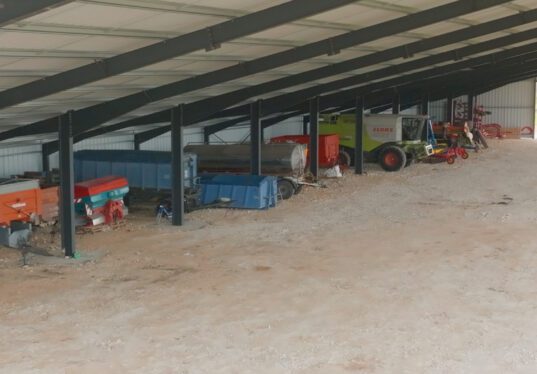 découvrez les opportunités de collaboration dans la recherche de hangars photovoltaïques, une solution innovante pour allier développement durable et optimisation des ressources. rejoignez-nous pour explorer les avantages écologiques et économiques de cette technologie au service de l'énergie renouvelable.