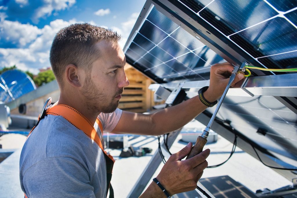 découvrez notre comparatif photovoltaïque qui vous aide à choisir le meilleur système solaire pour vos besoins. analyse des performances, des coûts et des avantages des différentes solutions photovoltaïques sur le marché.