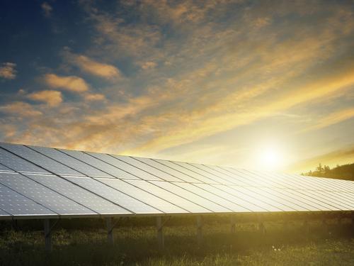 découvrez notre comparatif des technologies solaires : panneaux photovoltaïques, chauffe-eau solaires, et solutions innovantes. analysez les avantages, inconvénients et performances pour choisir la meilleure option selon vos besoins et votre budget.