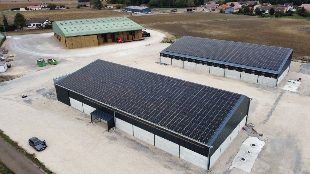 découvrez les meilleurs constructeurs de hangars photovoltaïques, spécialisés dans la conception et la réalisation de structures optimisées pour l'installation de panneaux solaires. maximisez votre production d'énergie renouvelable tout en bénéficiant d'une expertise professionnelle.