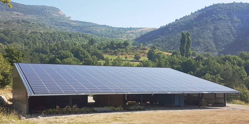 découvrez comment la construction solaire agricole transforme le secteur de l'agriculture en intégrant des systèmes énergétiques durables. optimisez votre production tout en réduisant votre empreinte carbone grâce à des solutions innovantes adaptées aux besoins des exploitations agricoles.