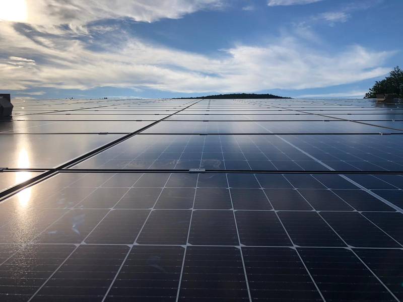découvrez tout sur le coût d'installation d'un hangar photovoltaïque. obtenez des informations détaillées sur les investissements, les avantages économiques, et les subventions possibles pour optimiser votre projet solaire.